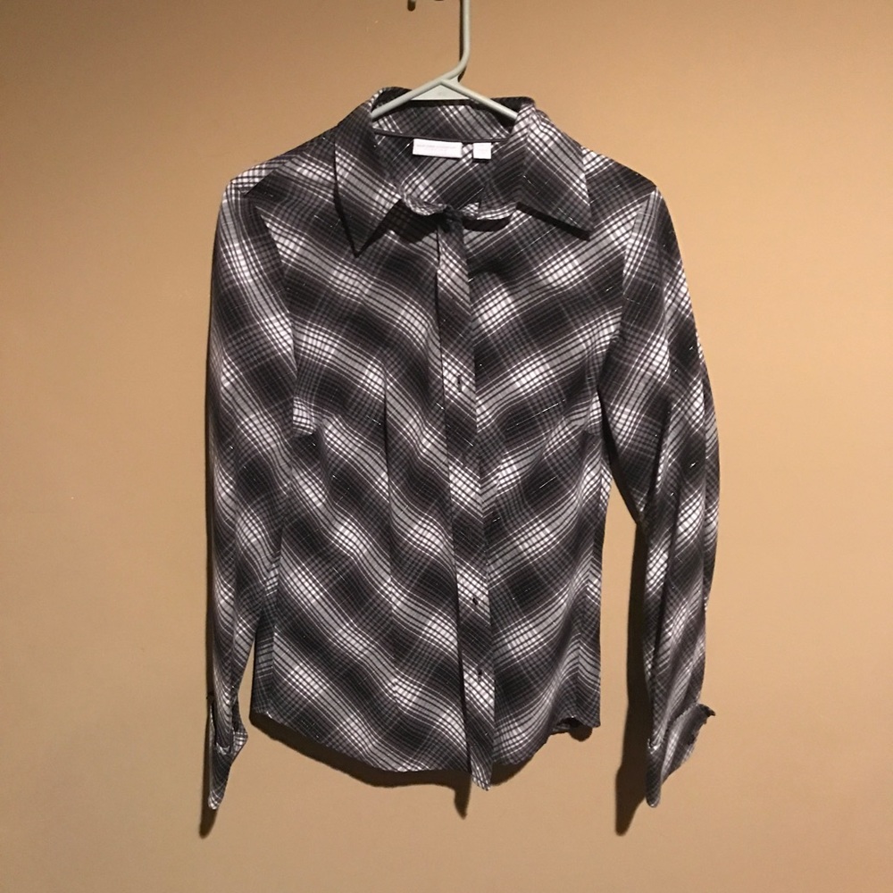 Women's New York and company button up shirt
